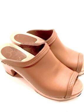 Cape Clogs Natural Leather Flicka Wood Heel Swedish Clogs Size EU: 38  US: 7.5